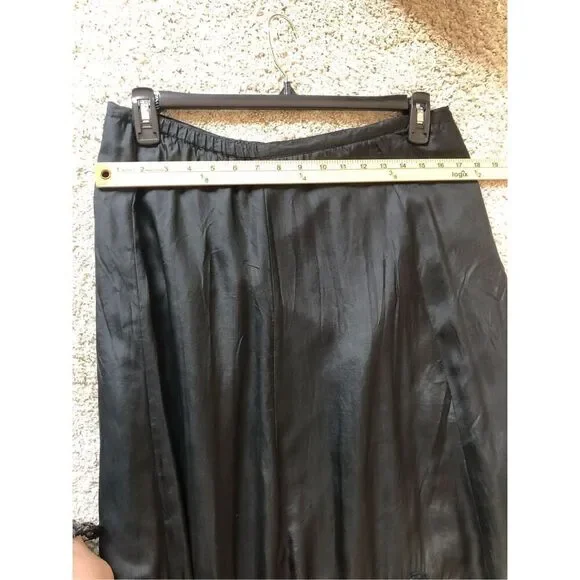 Chico’s Women’s Black Elegant Knee Length Silk Floral Embroidered Skirt Size 3 ( - Picture 6 of 8